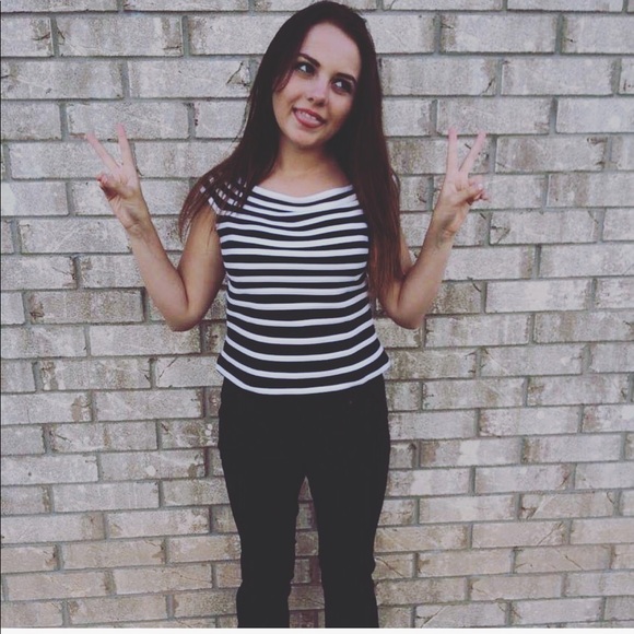 Meet your Posher, Briannafashion0 - Picture 2 of 3